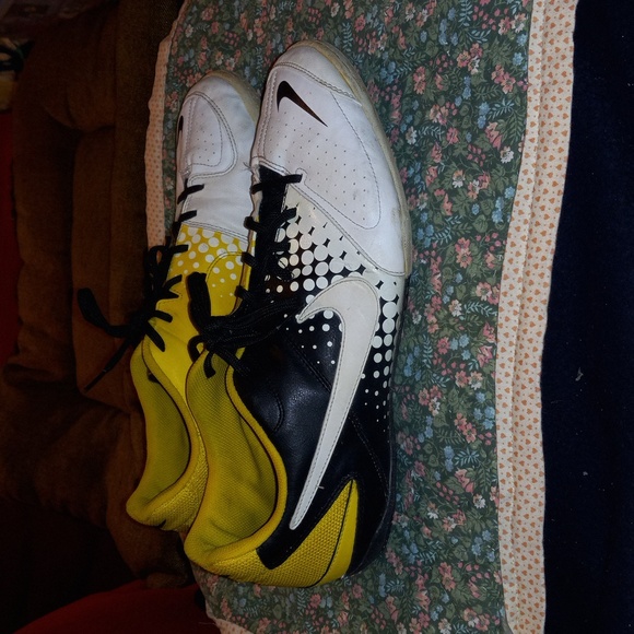 Nike indoor turf shoes